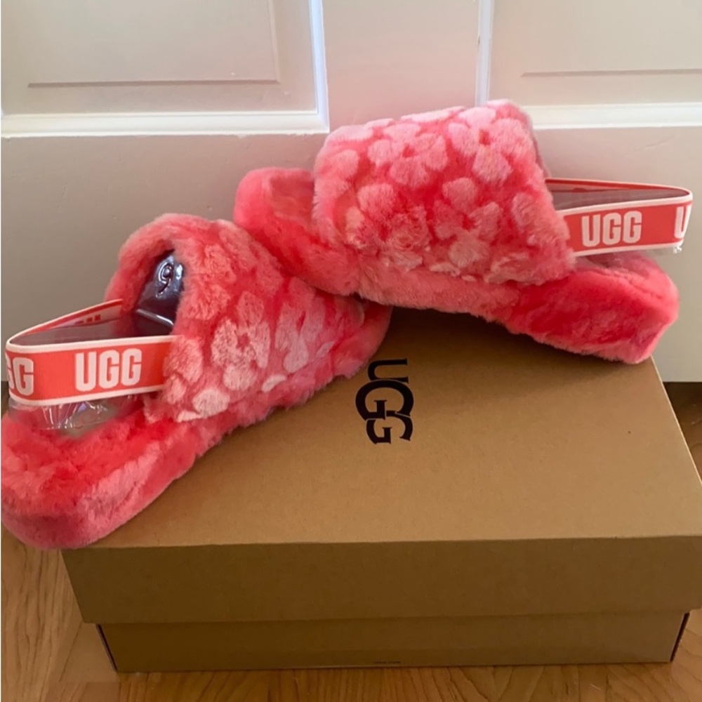 UGG Fuzzy Coral Slippers - Picture 3 of 5